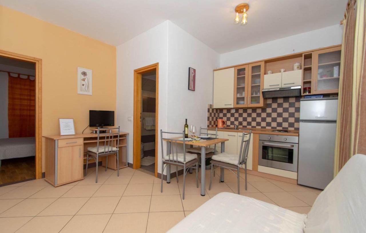 Apartments Valeria Zrnovo Eksteriør billede